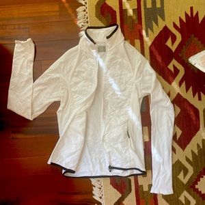 Athleta athleisure quilted white zip-up jacket for layering!